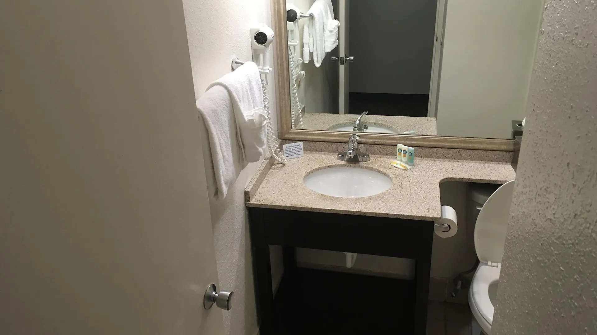 Quality Inn & Suites Winter Park Village Area Orlando 2*,