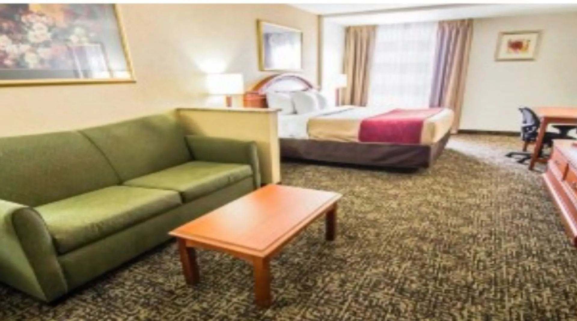 Quality Inn & Suites Winter Park Village Area Orlando Hotel