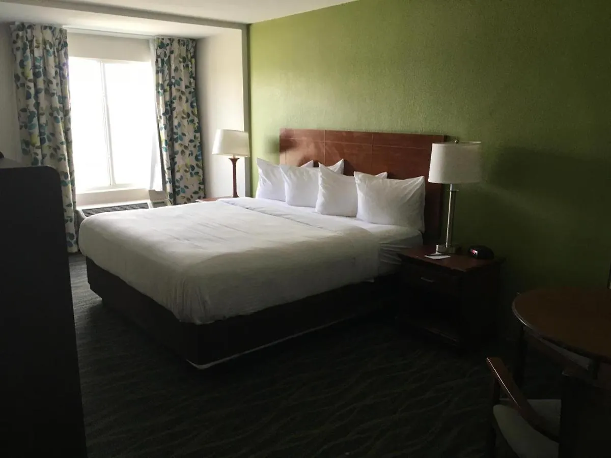 Quality Inn & Suites Winter Park Village Area Orlando 2*,